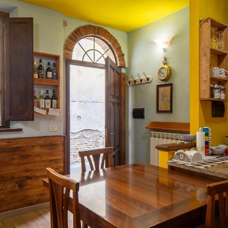 Apartamento La Porta Di Destra Foiano Della Chiana Exterior foto